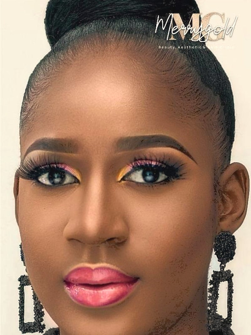 Evening makeup on a client